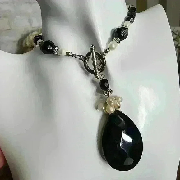 🖤Pre loved Fashion Jewelry - Picture 2 of 2